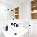 Blue - Hanza Tower Apartment *